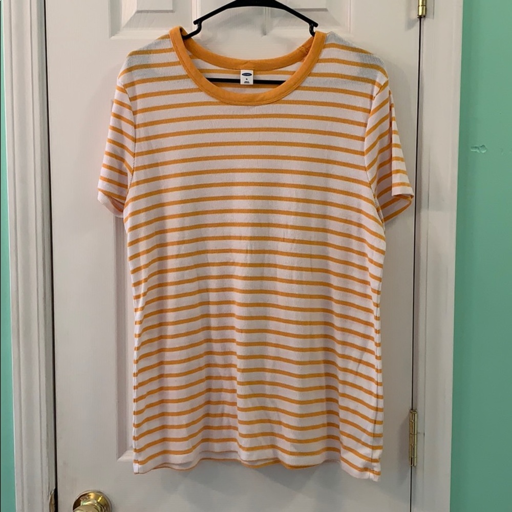 Old navy t-shirt